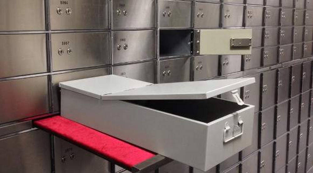 ΑΠΟΣΦΡΑΓΙΣΗ ΤΡΑΠΕΖΙΚΗΣ ΘΥΡΙΔΑΣ